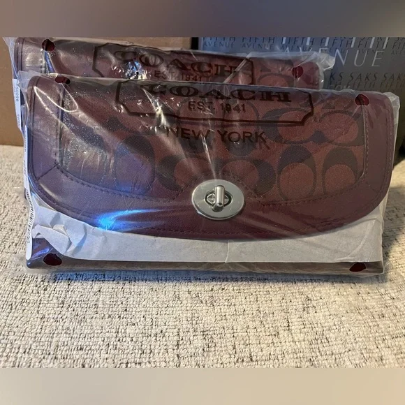 NWT🔥🩶Coach Wristlet - Picture 4 of 5